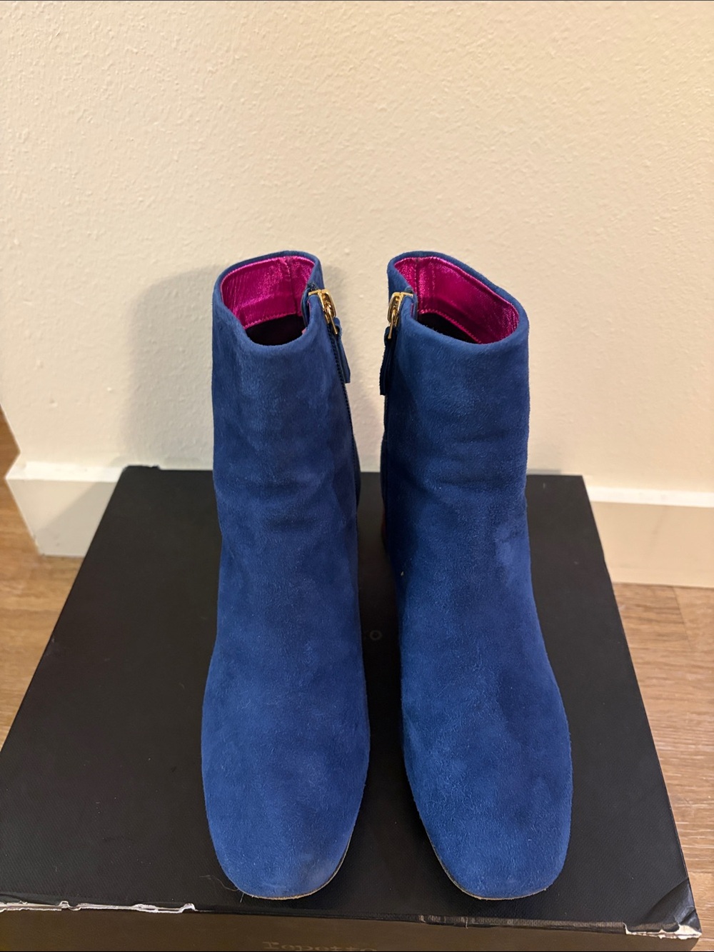 Repetto Women's Blue Suede Ankle Boots with Pink Lining